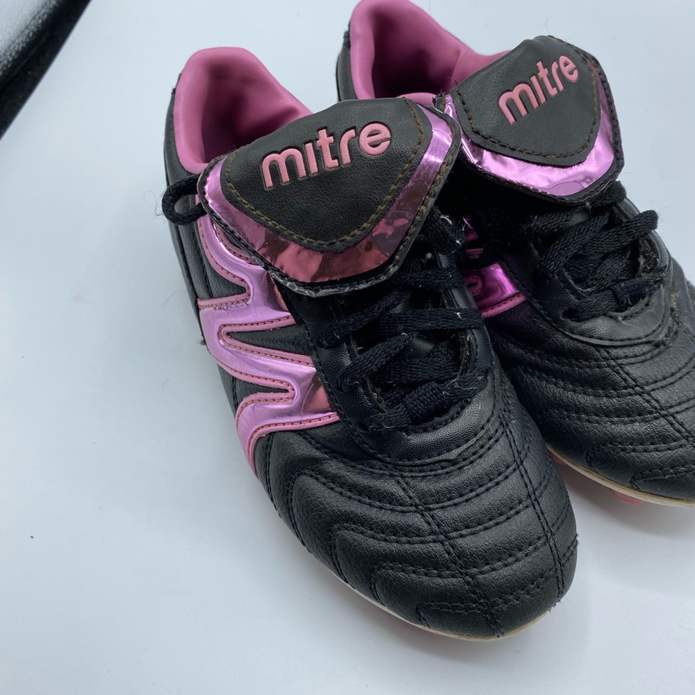 Mitre kids soccer cleats girls pink reflective shiny black shoes cleat size 1